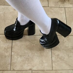 Steve Madden Catelyn size 10 platform loafers.